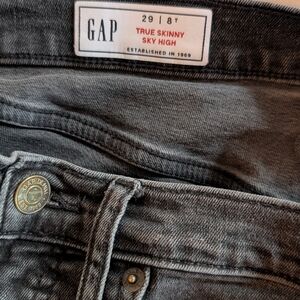 GAP Sky High Rise True Skinny Jeans With Washwell Color Washed Black 29T